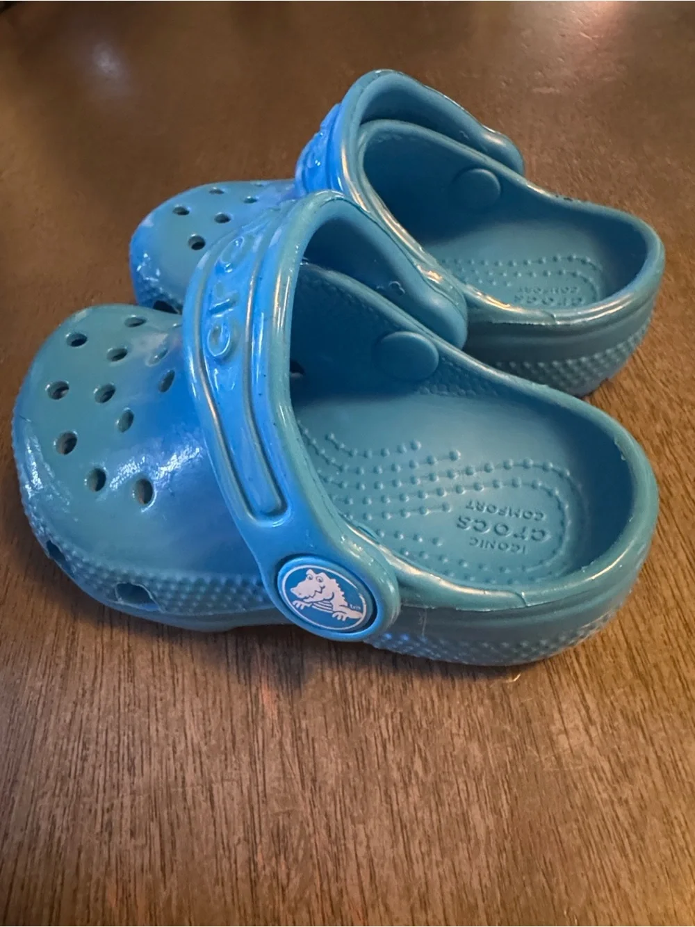 CROCS Kids Classic Clog in Bright Blue size 5